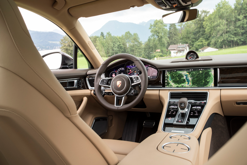 Illustration for article titled The 2017 Porsche Panamera Isn't Hardcore Enough To Buy Just Yet